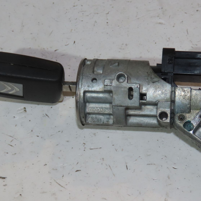 Antivol de direction occasion  Citroën C3 II (SC_) 1.4 hdi 70 (sc8hzc, sc8hr0, sc8hp4) (2009) 5 portes   4162PT  1