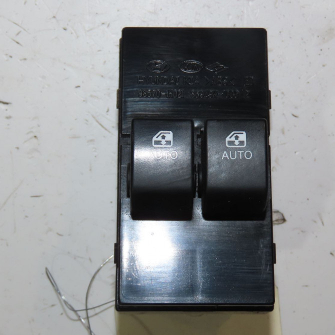 Commande lève-glace porte avant gauche occasion  Kia PRO CEE'D (ED) 1.6 crdi 115 (2008-2012)   935701H021EQ  1