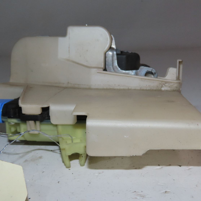 Serrure porte avd occasion  Volkswagen vw POLO (9N_, 9A_) 1.4 tdi (2001-2005) 3 portes   7E1837016A  2