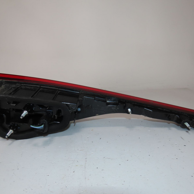 Feu arrière intérieur droit occasion  Renault MEGANE IV 3/5 portes (B9A/M/N_) 1.5 blue dci 115 (b9a6) (2018)   265502194R  3