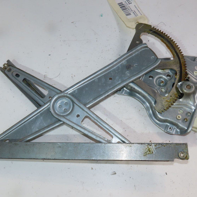 Mecanisme+moteur leve-glace avg occasion  Toyota AVENSIS (_T25_) 2.0 d-4d (adt250_) (2006-2008)   6982005050  1