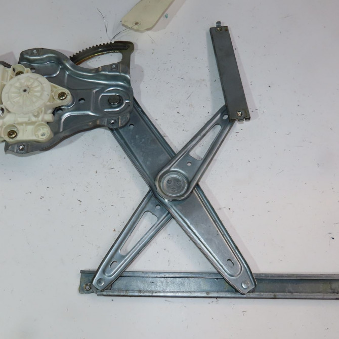 Mecanisme+moteur leve-glace avg occasion  Toyota AVENSIS (_T25_) 2.0 d-4d (adt250_) (2006-2008)   6982005050  3