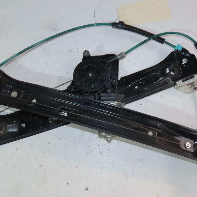 Mecanisme+moteur leve-glace avg occasion  Bmw 1 (F20) 120 d (2011-2015)   51337281881  2