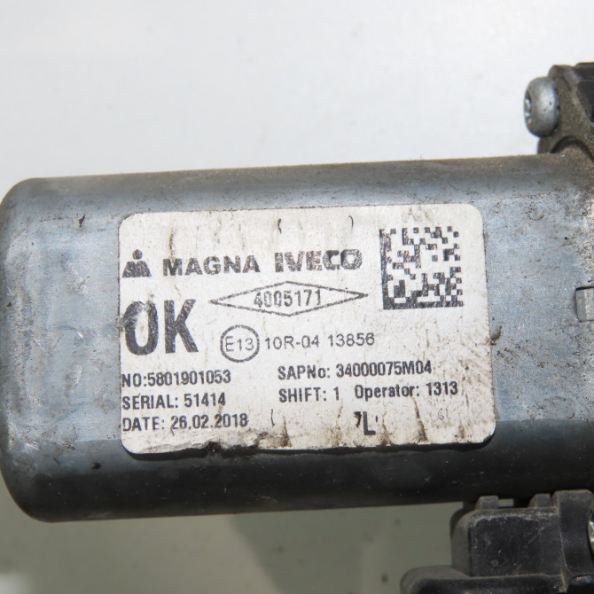Mecanisme+moteur leve-glace avg occasion  Iveco DAILY VI Camion plate-forme/Châssis 35s15, 35c15, 40c15, 50c15, 60c15, 65c15, 70c15 (2016)   5802578842  2