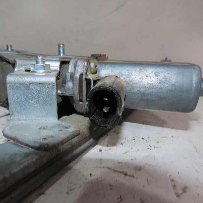 Mecanisme + moteur lève-glace avant droit occasion  Opel VIVARO A Fourgon (X83) 2.0 cdti (f7) (2006-2014)   91165705  3