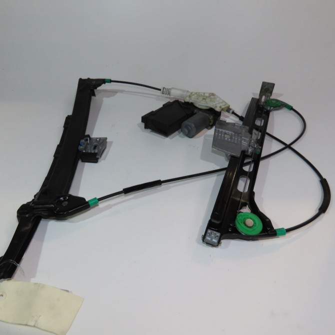 Mecanisme+moteur leve-glace avg occasion  Audi A4 B6 Décapotable (8H7) 1.8 t (2002-2005)   8H0837461A  5