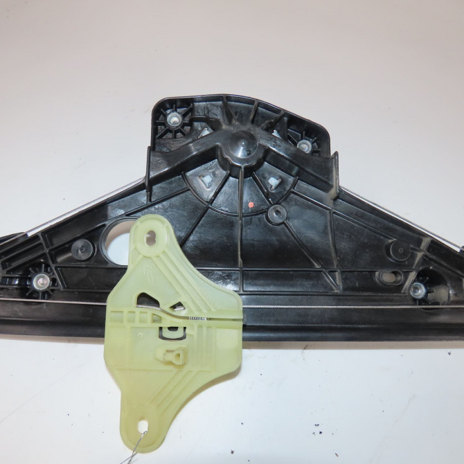 Mecanisme leve-glace arrière droit occasion  Renault CLIO V (B7_) 1.5 blue dci 100 (b7ad) (2021)   827204807R  3