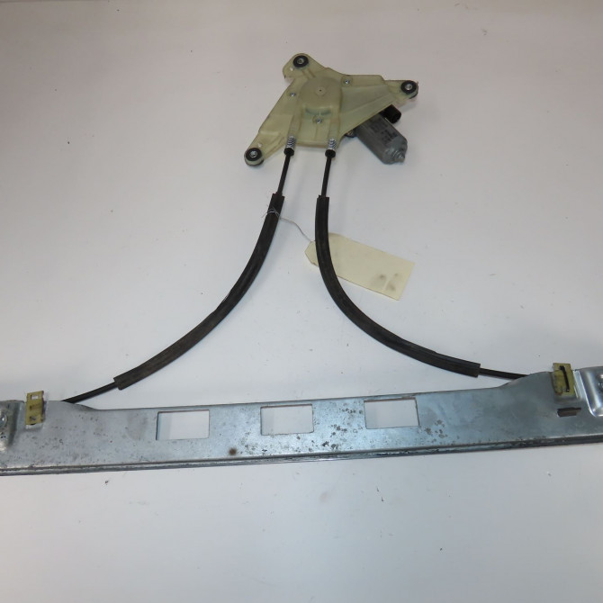 Mecanisme+moteur leve-glace avg occasion  Renault MASTER III Camionnette (FV) 2.3 dci 125 fwd (fv0c, fv0d, fv0g, fv0h, fv0j, fv0k) (2010)   807210008R  2