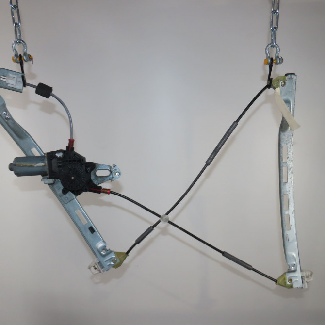 Mecanisme+moteur leve-glace avg occasion  Peugeot 206 3/5 portes (2A/C) 1.4 i (1998-2012) 3 portes   9221G0  1