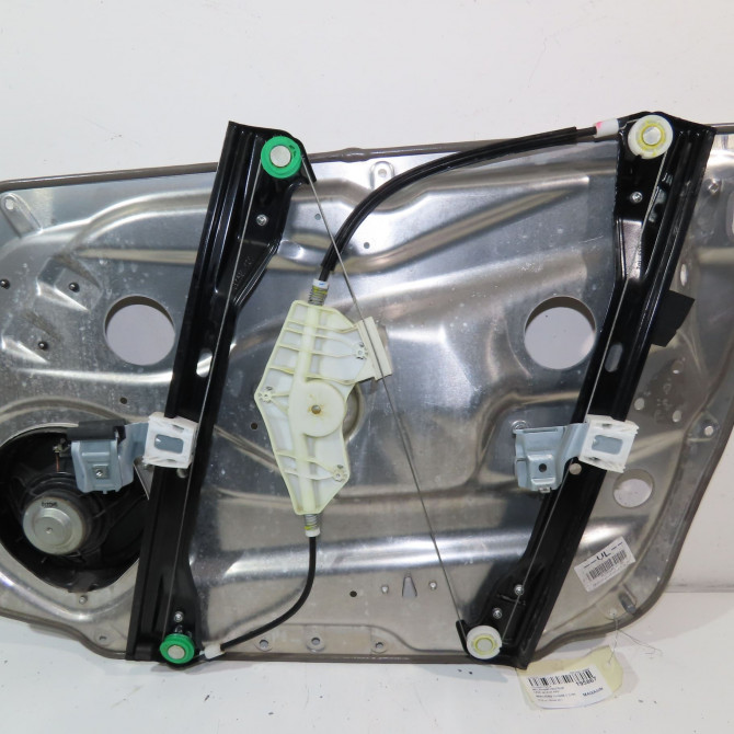 Mecanisme+moteur leve-glace avg occasion  Mercedes-benz CLASSE C T-Model (S204) C 180 cdi (204.200) (2010-2014)   2127201579  4