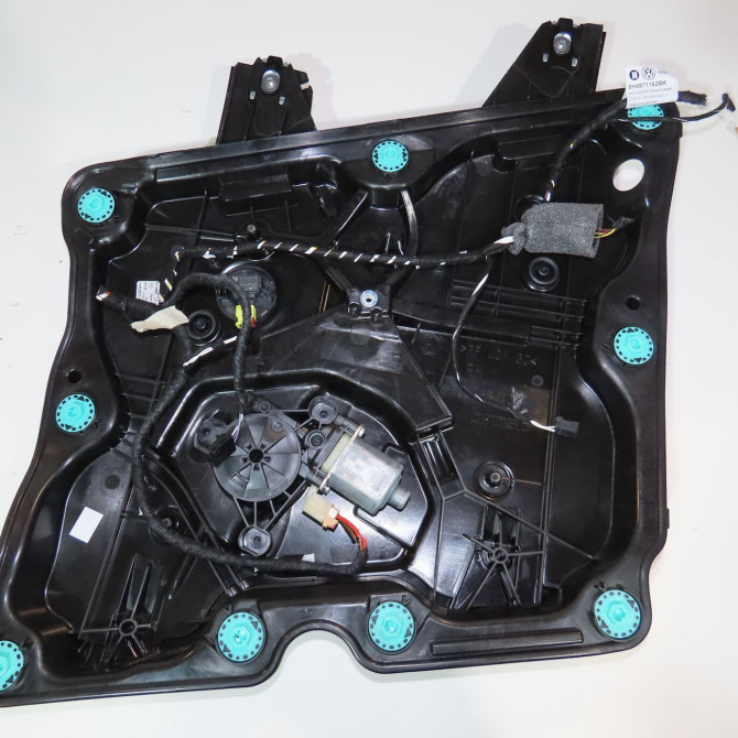 Mecanisme + moteur lève-glace avant droit occasion  Volkswagen vw GOLF VIII (CD1) 1.5 etsi (2019)   5H0837462G  1