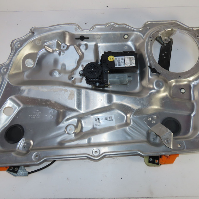 Mecanisme + moteur lève-glace avant droit occasion  Audi A8 D3 (4E2, 4E8) 4.2 quattro (2002-2010)   4E0837462B  1