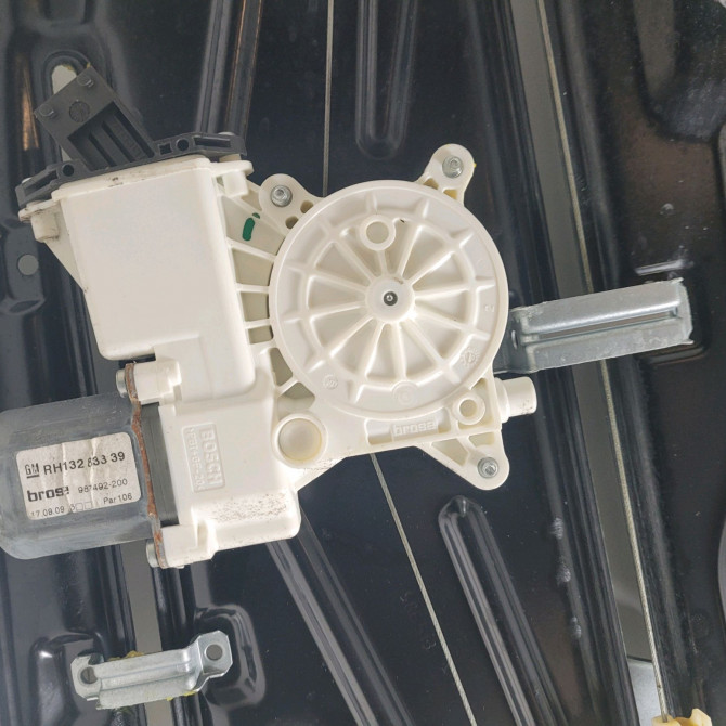 Mecanisme ouverture glace custode arrière droit occasion  Opel ASTRA H TwinTop (A04) 1.6 (l67) (2006-2010)   93196038  2