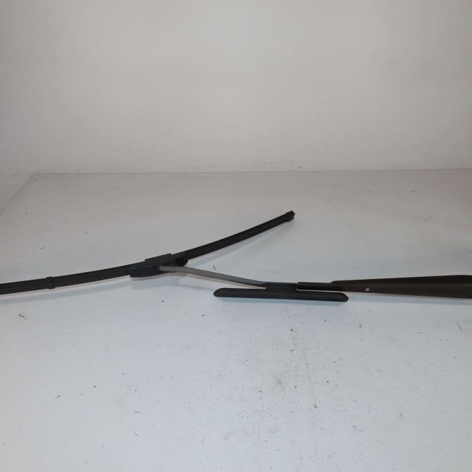 Bras essuie-glace avant gauche occasion  Mazda 2 (DY) 1.25 (dy3w) (2003-2007)   DD1067321  1