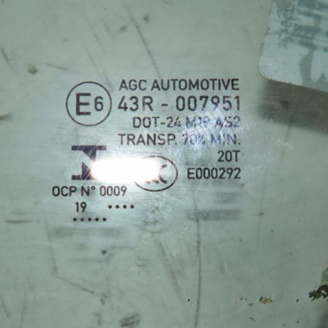 Glace porte av g occasion  Opel CORSA F 1.2 (68) (2019)   9823169880  2