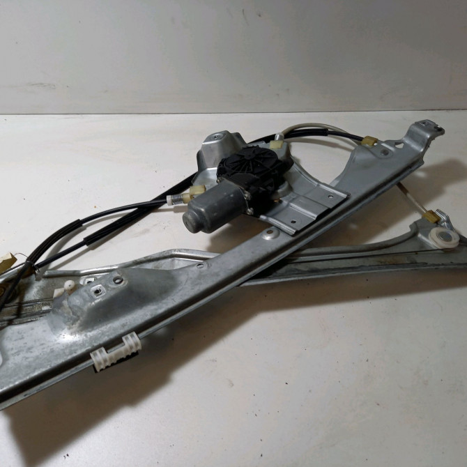 Mecanisme+moteur leve-glace avg occasion  Renault CLIO III Grandtour (KR0/1_) 1.5 dci (kr0g) (2007-2012)   8200291145  1