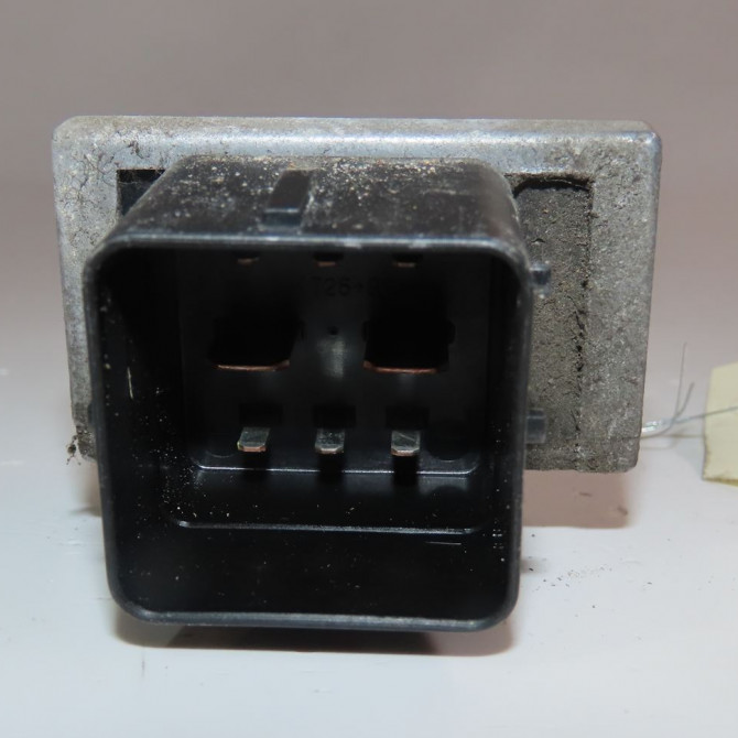 Boitier de préchauffage occasion  Renault MEGANE III Coupé (DZ0/1_) 1.5 dci (dz09, dz0d, dz1f, dz1g, dz14, dz29) (2009-2015) 3 portes   8200859243  1