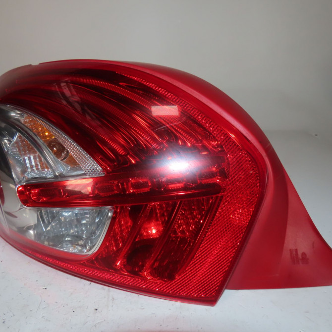 Feu arrière gauche occasion  Peugeot 208 I (CA_, CC_) 1.6 hdi (2012)   9672628280  1