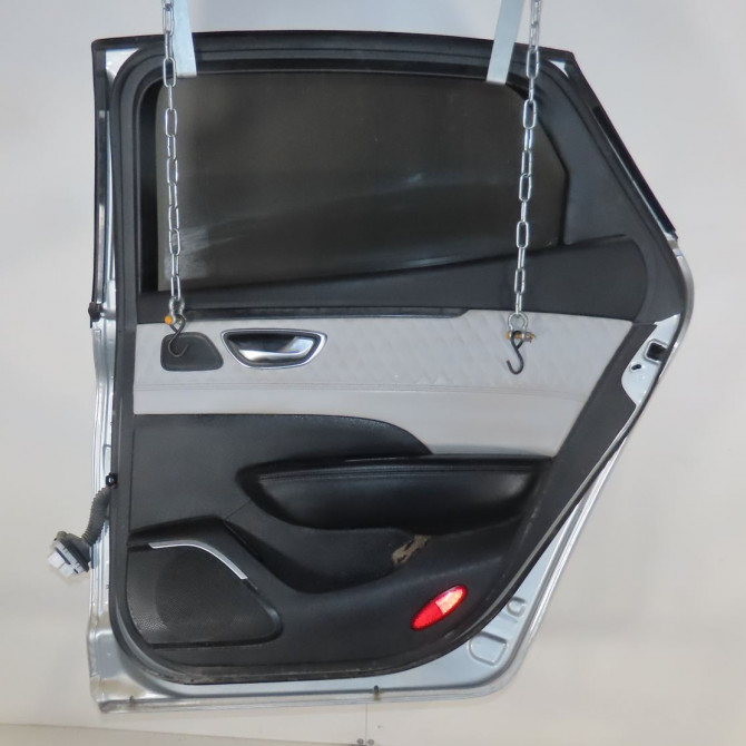 Porte arrière droite occasion  Renault TALISMAN (LP_) 2.0 blue dci 190 (2021)   821003230R  2