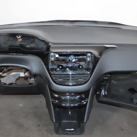 Planche de bord occasion  Peugeot 208 I (CA_, CC_) 1.2 vti 82 (2012)   16100355ZD 