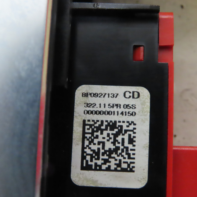 Bouton de warning occasion  Audi A3 (8P1) 2.0 tdi (2003-2012)   8P0927137CD  2