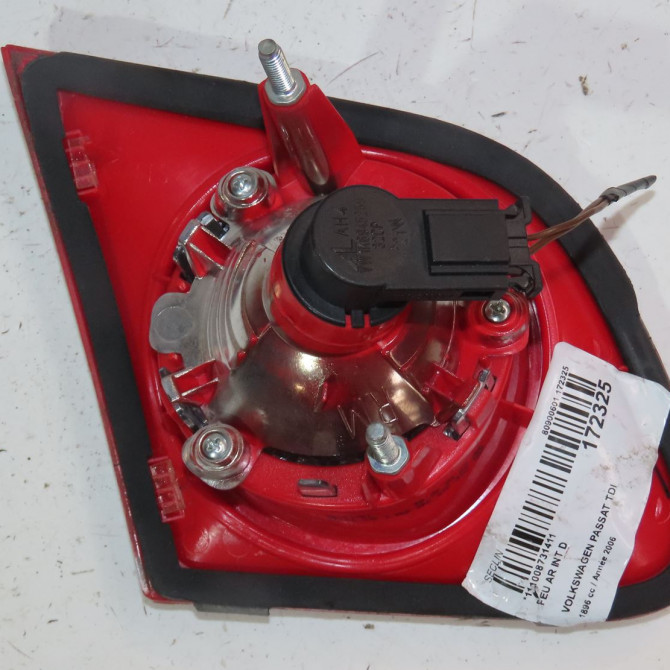 Feu arrière intérieur droit occasion  Volkswagen vw PASSAT B6 (3C2) 1.9 tdi (2005-2010) 4 portes   3C5945094C  3