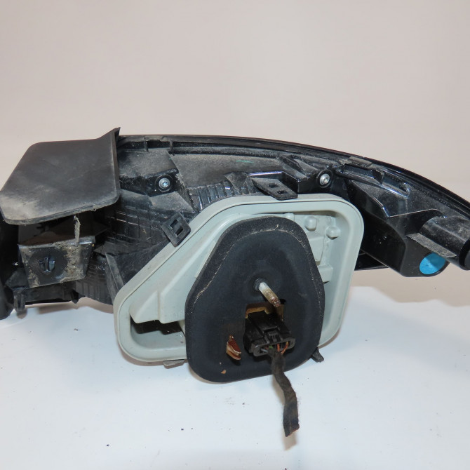 Feu arrière gauche occasion  Peugeot 208 II (UB_, UP_, UW_, UJ_) E-208 (2019)   9823216780  3