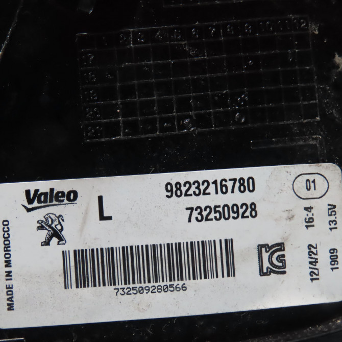 Feu arrière gauche occasion  Peugeot 208 II (UB_, UP_, UW_, UJ_) 1.2 puretech 100 (2019) 5 portes   9823216780  2