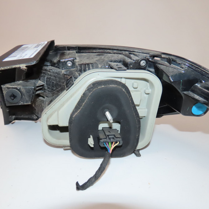 Feu arrière gauche occasion  Peugeot 208 II (UB_, UP_, UW_, UJ_) 1.2 puretech 100 (2019) 5 portes   9823216780  3