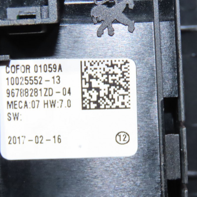 Commande lève-glace porte avant gauche occasion  Peugeot 308 II (LB_, LP_, LW_, LH_, L3_) 1.6 bluehdi 120 (2013-2021)   96788281ZD  2