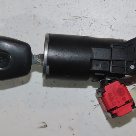 Antivol de direction occasion  Dacia SANDERO II Tce 90 (b8m1, b8ma) (2012) 5 portes   487004438R 