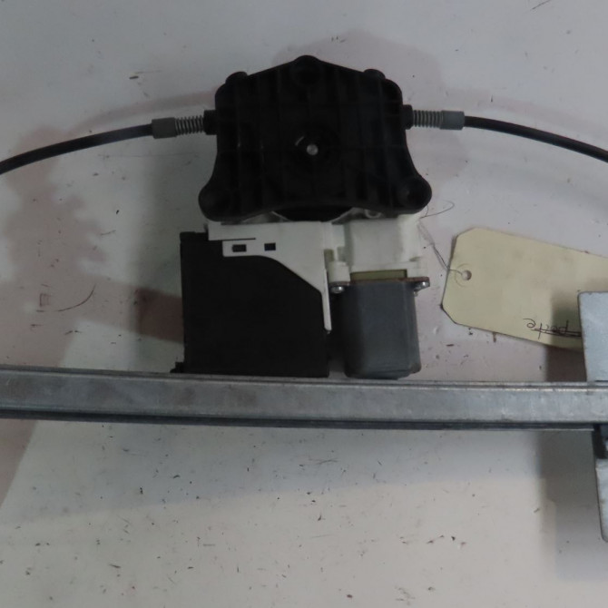 Mecanisme+moteur leve-glace arg occasion  Audi A3 Sportback (8PA) 2.0 tdi 16v (2004-2013) 5 portes   8P4839461B  3