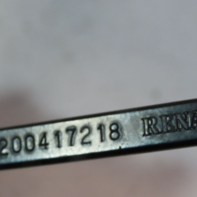 Bras essuie-glace avant gauche occasion  Renault MEGANE II (BM0/1_, CM0/1_) 1.5 dci (bm1e, cm1e) (2005-2008)   7701054813  2