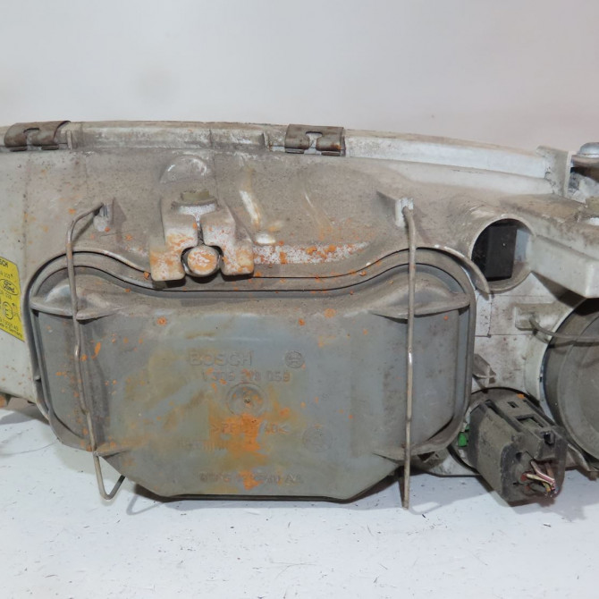 Phare droit occasion  Ford FIESTA IV (JA_, JB_) 1.3 i (1995-2002)   1042630  2