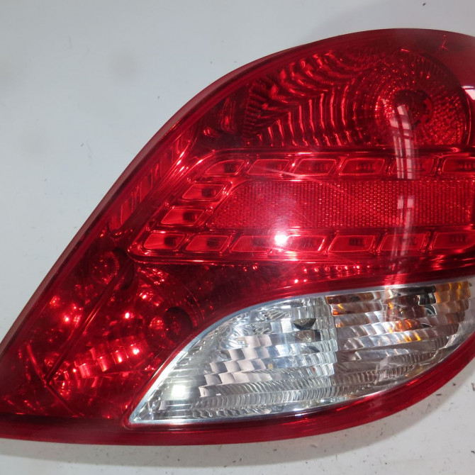 Feu arrière droit occasion  Peugeot 207/207+ (WA_, WC_) 1.4 hdi (2006-2015) 5 portes   6351HQ  1