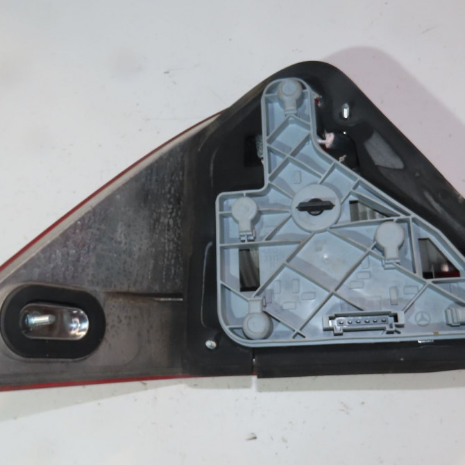 Feu arrière droit occasion  Mercedes-benz CLASSE C (W203) C 220 cdi (203.006) (2000-2007) 4 portes   2038200264  2