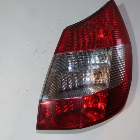 Feu arrière droit occasion  Renault SCÉNIC II (JM0/1_) 1.5 dci (jm1f) (2005-2008)   8200493375 