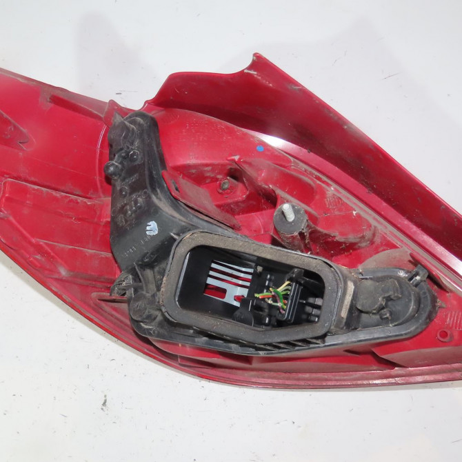 Feu arrière droit occasion  Peugeot 207/207+ (WA_, WC_) 1.4 hdi (2006-2015) 5 portes   6351HQ  2