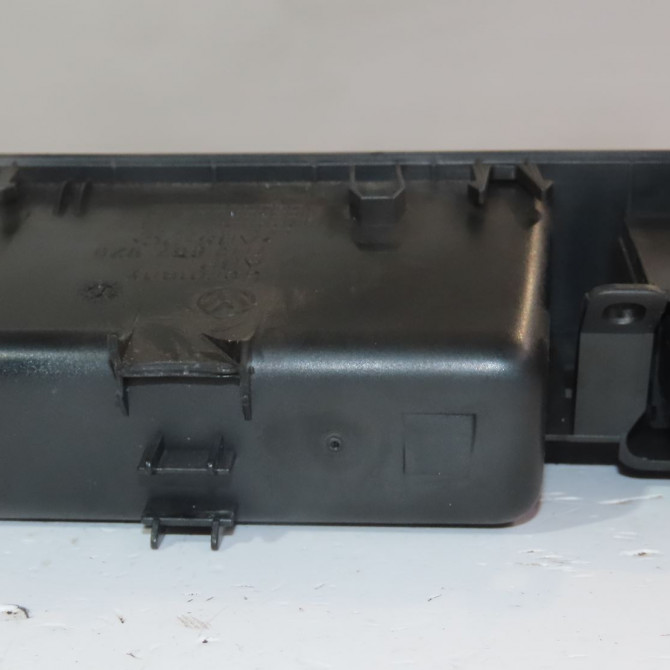 Bouton de warning occasion  Volkswagen vw TRANSPORTER V Camionnette (7HA, 7HH, 7EA, 7EH) 2.5 tdi (2003-2009)   6Y0953235300  2