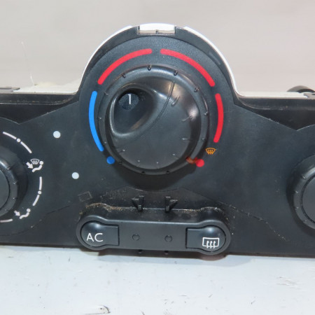 Commande de chauffage occasion  RENAULT CLIO III Phase 2 03-2009->12-2014 1.5 DCI 85ch   7701070473 