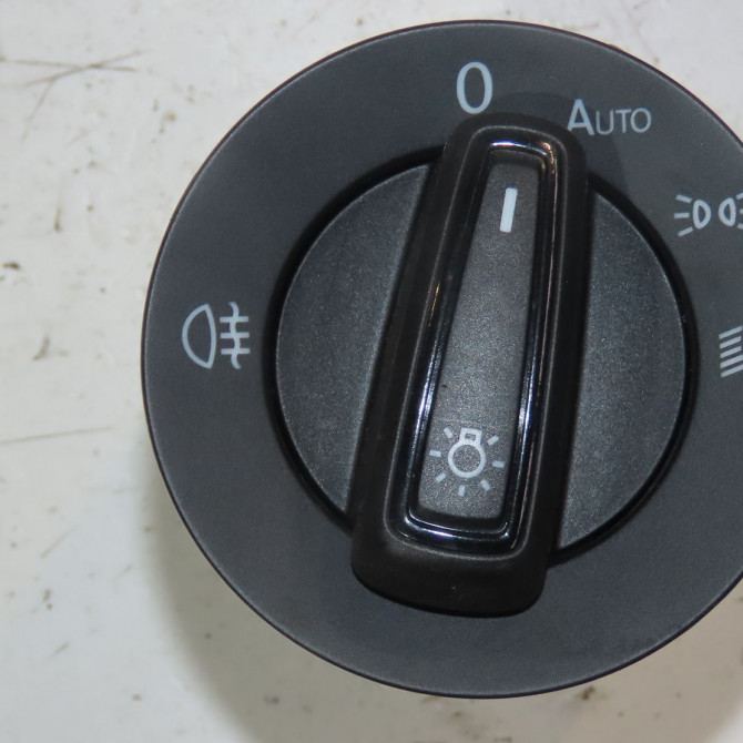 Interrupteur commande de phares occasion  Volkswagen vw POLO VI (AW1, BZ1, AE1) 1.0 tsi (2017)   5G0941431AGWZU  1