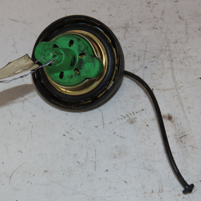 Bouchon reservoir a carburant occasion  Bmw 1 (E87) 118 d (2004-2007)   16117193381  2