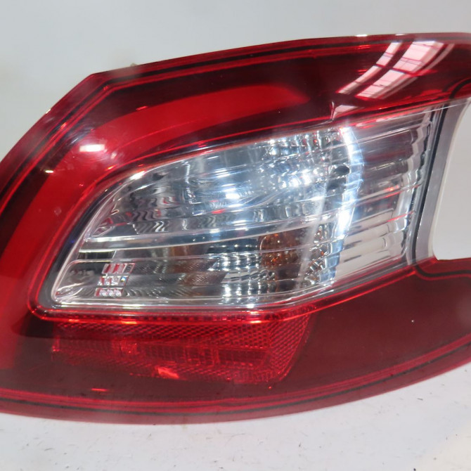 Feu arrière droit occasion  Peugeot 308 II (LB_, LP_, LW_, LH_, L3_) 1.2 thp 130 (2013-2021)   9823728580  1