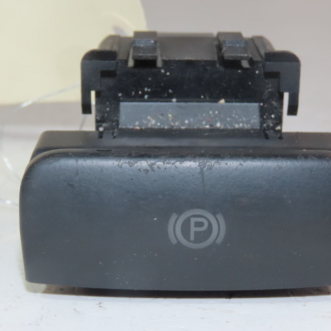 Interrupteur commande de frein a main occasion  Peugeot 3008 Monospace (0U_) 1.6 hdi (2009-2016) 5 portes   9666405677  1