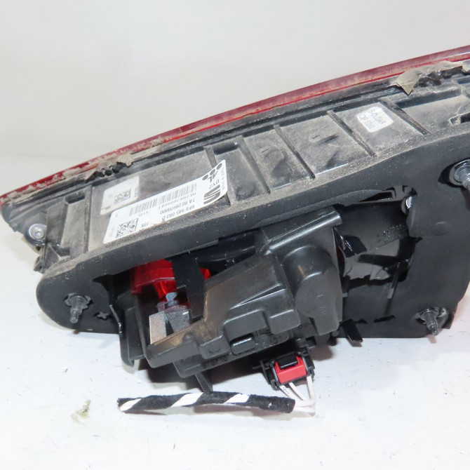 Feu arrière interieur gauche occasion  Seat ARONA (KJ7, KJP) 1.0 tsi (2017)   6F9945093D  3