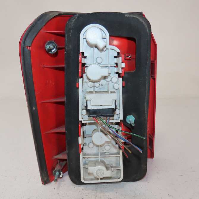 Feu arrière droit occasion  Audi A2 (8Z0) 1.4 (2000-2005) 5 portes   8Z0945096C  2