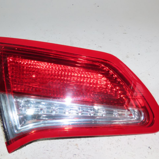 Feu arrière interieur gauche occasion  Citroën C4 II (NC_) 1.6 hdi 90 (2009) 5 portes   7453E4  1