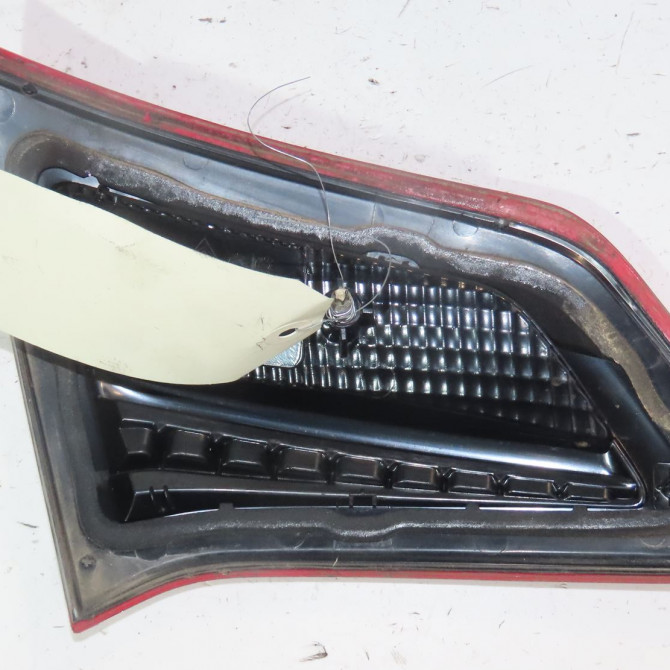 Feu arrière intérieur droit occasion  Citroën C4 II (NC_) 1.6 hdi 90 (2009) 5 portes   7453E5  2