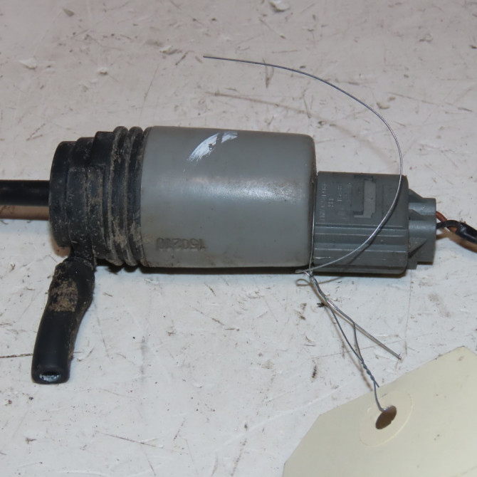 Pompe lave-glace avant occasion  Bmw 3 (E90) 320 d (2004-2011)   67127302589  1