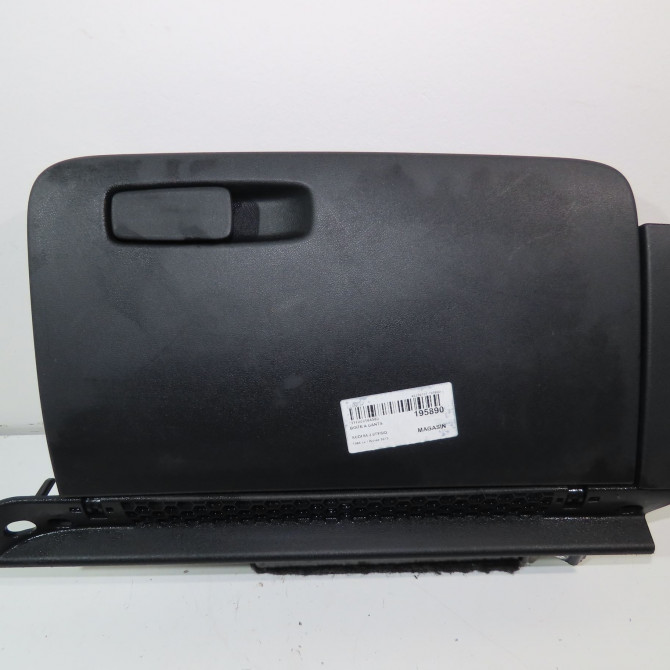 Boite à gants occasion  Audi A1 (8X1, 8XK) S1 quattro (2014-2018)   8X18571044PK  1